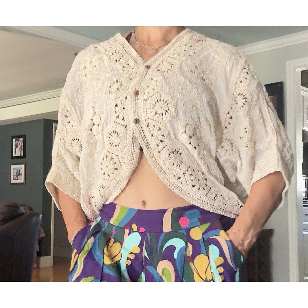 Stunning Floral Embroidered Cream and  Embroidery Kimono Tunic M EUC
